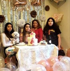 Meet your Posher, Veronica